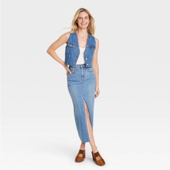 Women's High-Rise Denim Maxi Skirt
- Universal Thread Medium Wash new - Picture 1 of 11